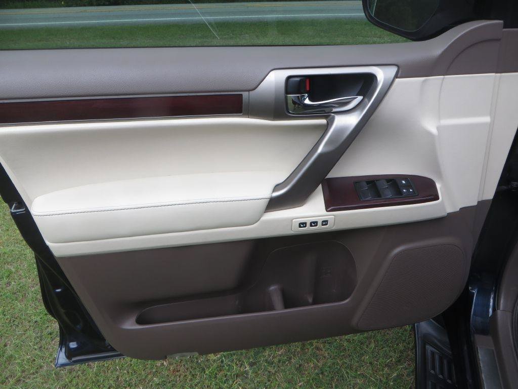 Used 2019 Lexus GX 460 Premium w/ Premium Package AWD/4WD image 13