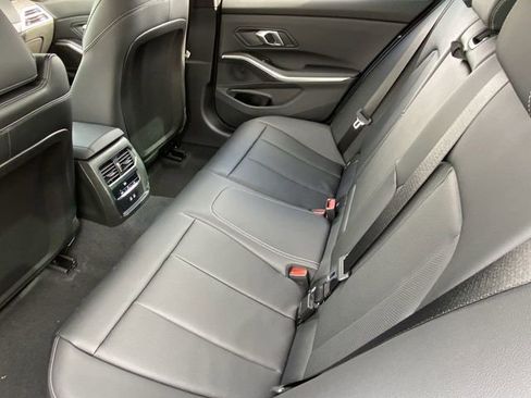 Used 2025 BMW 330i xDrive Sedan w/ Premium Package AWD/4WD image 16