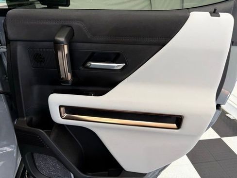 Used 2024 GMC Hummer EV 2X w/ LPO, Illumination Package AWD/4WD image 28