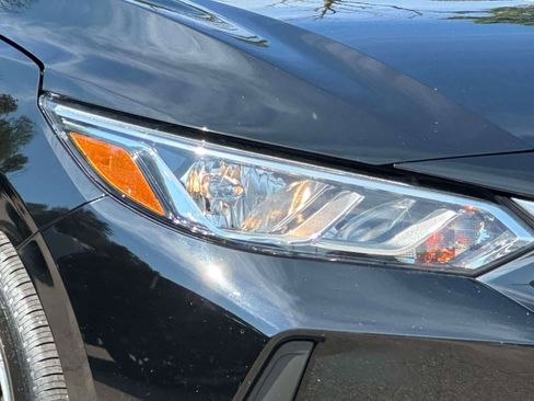 Used 2023 Nissan Sentra SV w/ All-Weather Package FWD image 8
