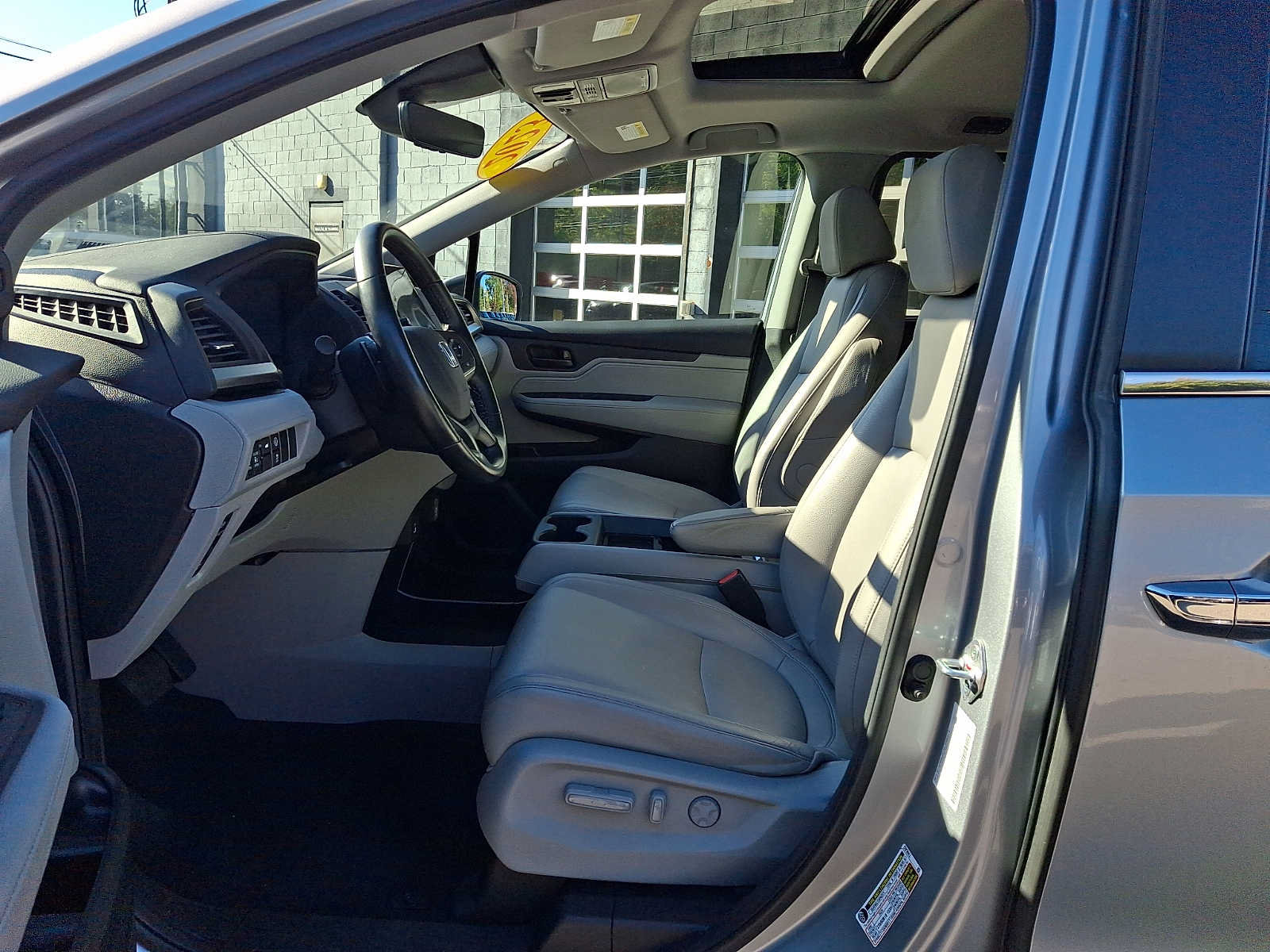 Used 2023 Honda Odyssey EX-L image 15