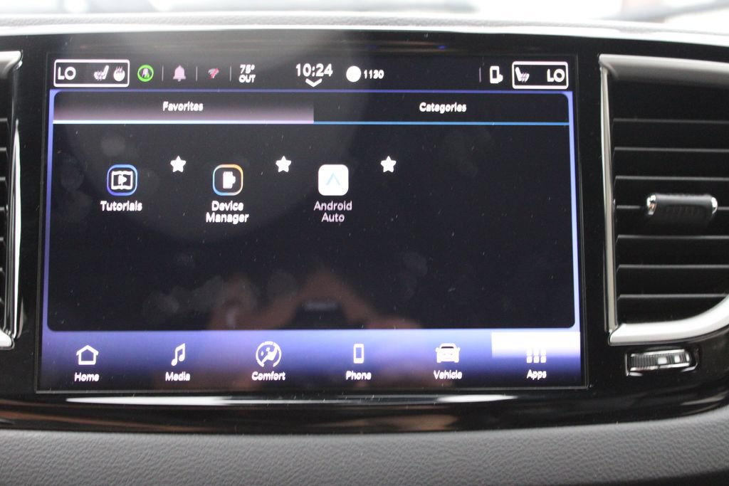 Used 2025 Chrysler Pacifica Select FWD image 15