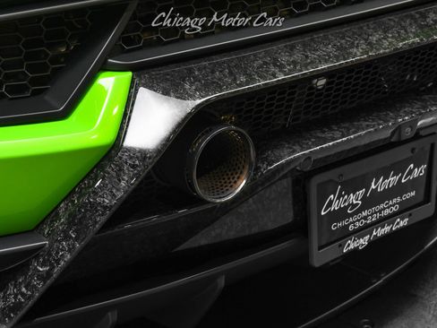 Used 2018 Lamborghini Huracan Performante AWD/4WD image 35