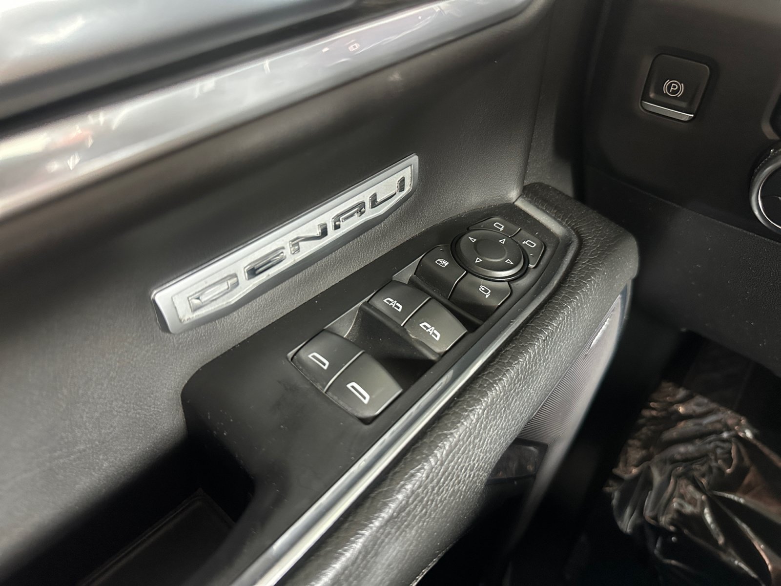 Used 2022 GMC Sierra 1500 Denali w/ Denali Reserve Package AWD/4WD image 19