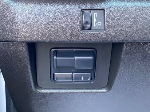 Used 2024 GMC Canyon Elevation w/ Convenience Package AWD/4WD image 26