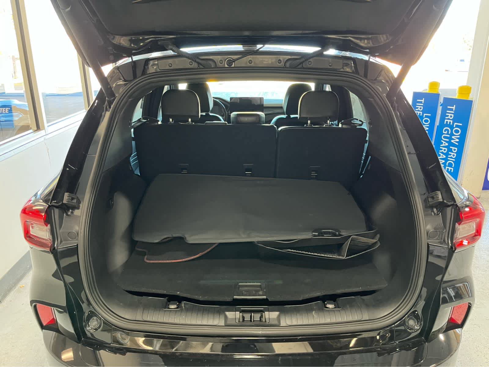 Used 2023 Ford Escape ST-Line w/ Tech Pack #1 FWD image 9