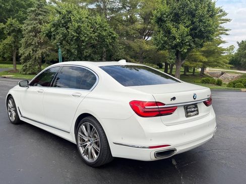 Used 2016 BMW 740i RWD image 5
