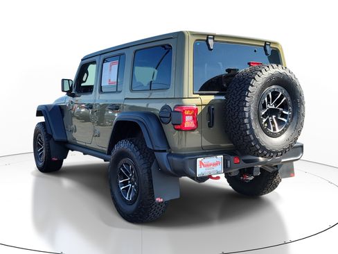 Used 2025 Jeep Wrangler Unlimited Rubicon w/ XTREMEE 35" Tire Package image 3