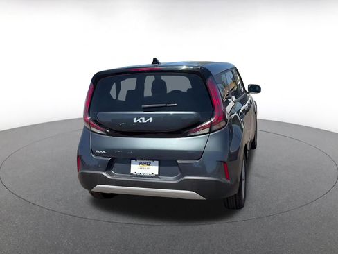 Used 2025 Kia Soul LX w/ LX Technology Package FWD image 14