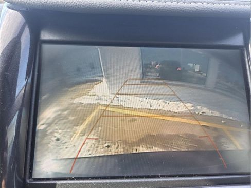 Used 2018 Chevrolet Impala LT FWD image 3