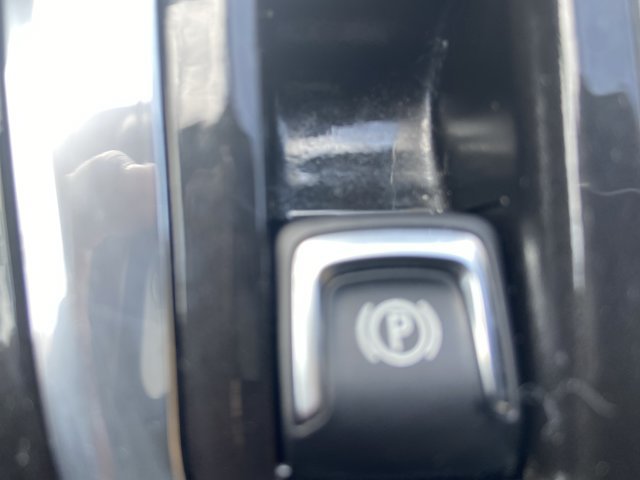 Used 2022 Chevrolet Equinox Premier AWD/4WD image 36