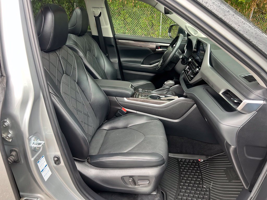 Used 2022 Toyota Highlander Platinum AWD/4WD image 40