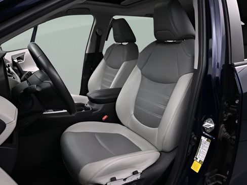 Used 2019 Toyota RAV4 Limited w/ Cold Weather Package FWD image 43
