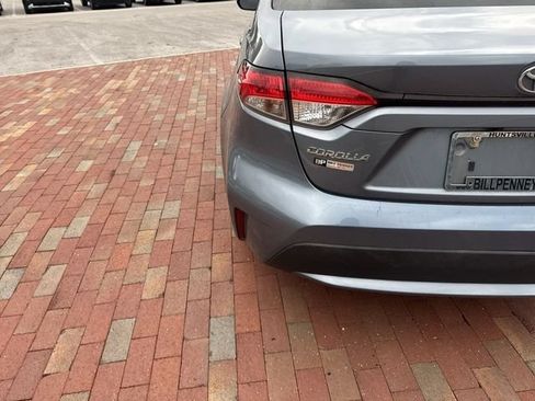 Used 2020 Toyota Corolla LE FWD image 8