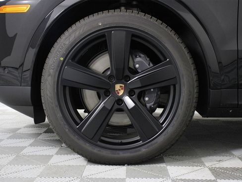 New 2026 Porsche Cayenne Coupe image 17