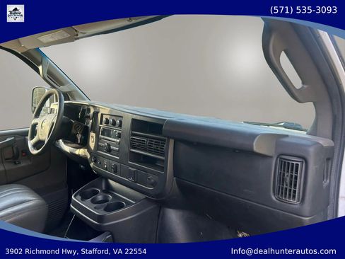 Used 2017 Chevrolet Express 2500 RWD image 13