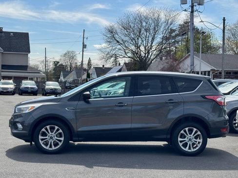 Used 2017 Ford Escape SE FWD image 4