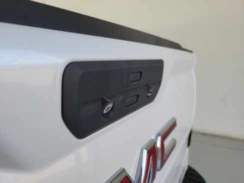 Used 2020 GMC Sierra 1500 SLT RWD image 9