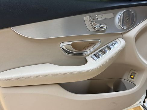 Used 2019 Mercedes-Benz C 300 4MATIC Sedan image 13