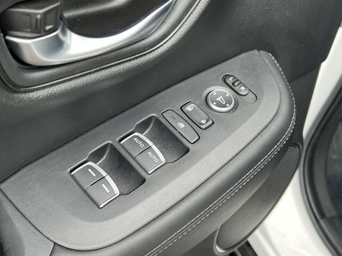 Used 2024 Honda HR-V EX-L image 16
