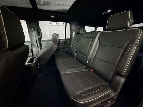 Used 2023 GMC Yukon XL SLT w/ SLT Luxury Package image 26