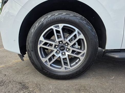 Used 2025 Ford Expedition Active AWD/4WD image 15