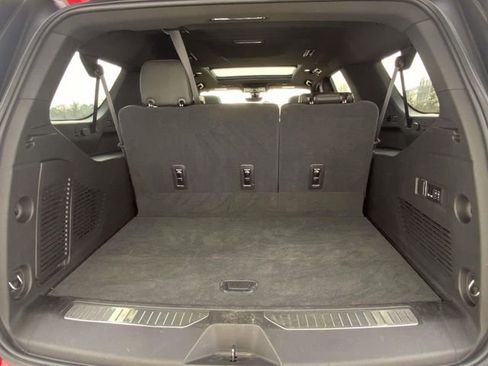 Used 2021 GMC Yukon XL Denali w/ Denali Premium Package image 8