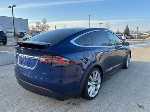 Used 2017 Tesla Model X image 5