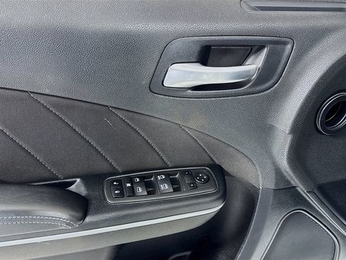 Used 2022 Dodge Charger SXT RWD image 14