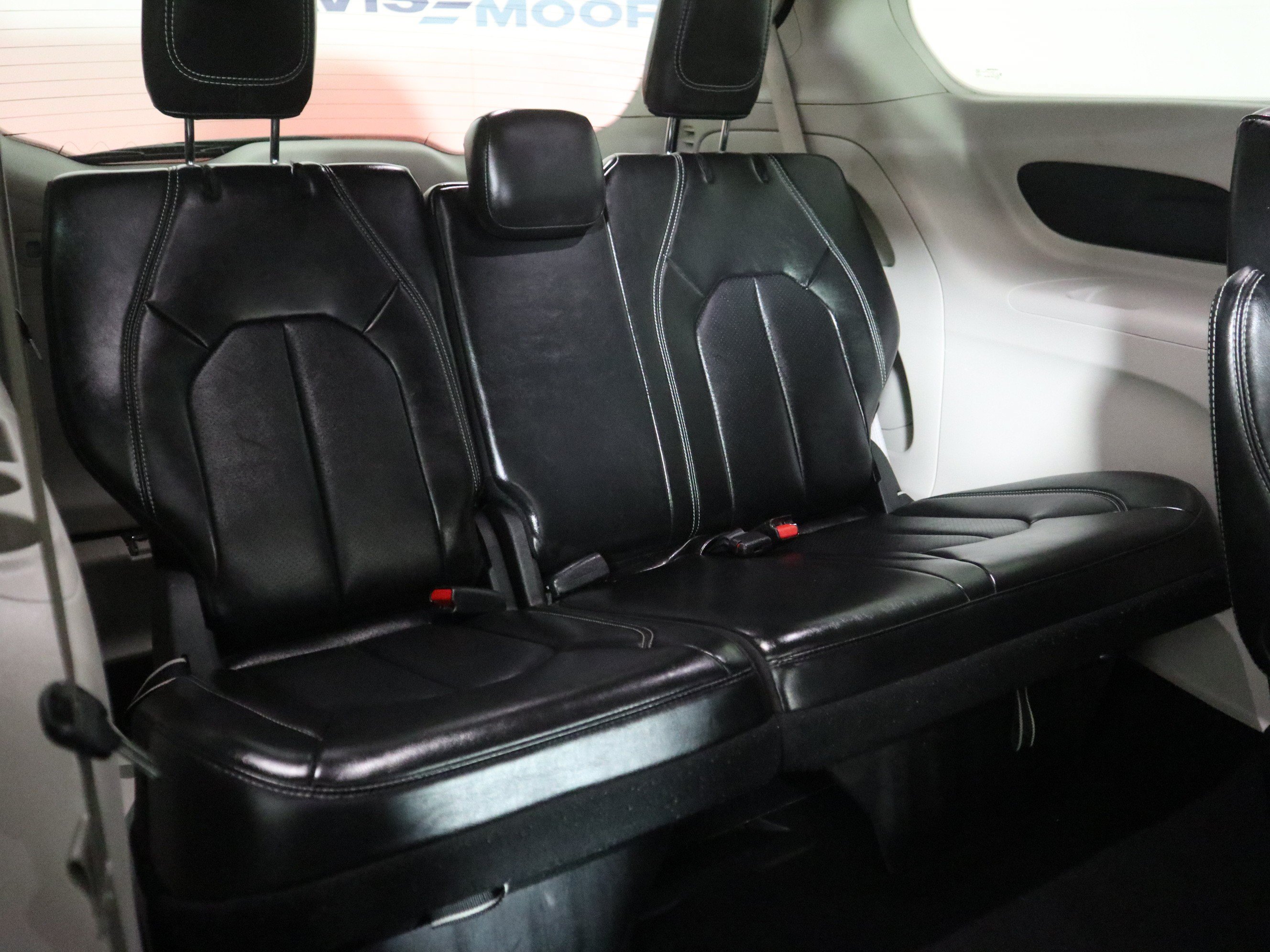 Used 2024 Chrysler Pacifica Touring-L FWD image 22