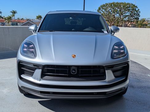 Certified 2026 Porsche Macan AWD/4WD image 6