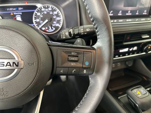 Used 2021 Nissan Rogue SV w/ Premium Package image 16