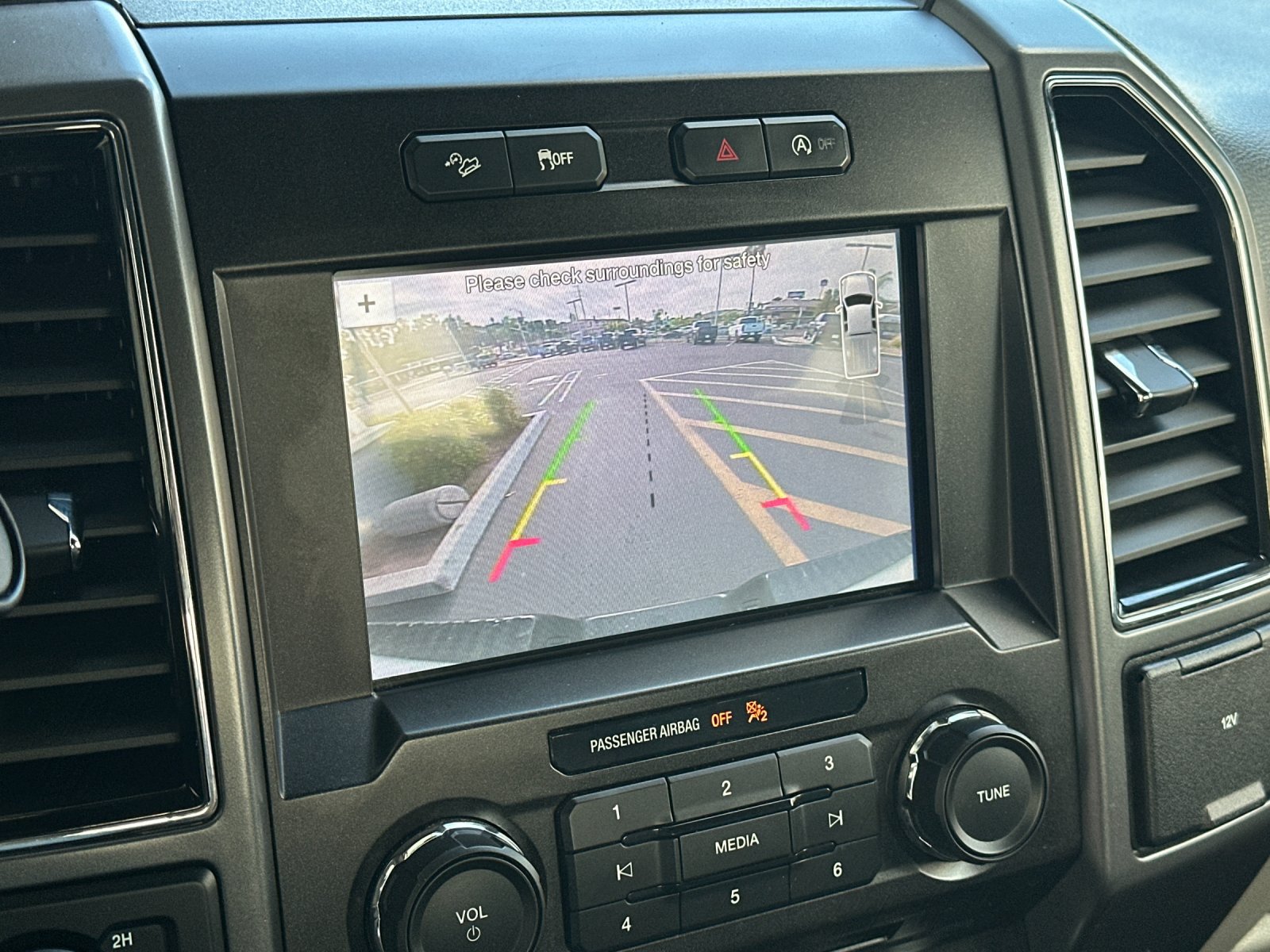 Used 2018 Ford F150 XLT w/ Equipment Group 302A Luxury AWD/4WD image 17