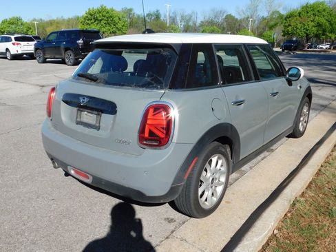 Used 2020 MINI Cooper 4-Door Hardtop image 4