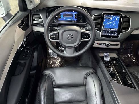 Used 2023 Volvo XC90 T8 Ultimate AWD/4WD image 4