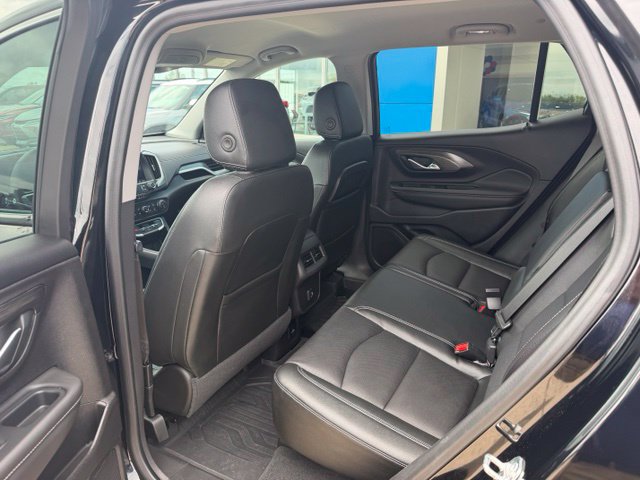 Used 2024 GMC Terrain SLT w/ LPO, Floor Liner Package AWD/4WD image 30