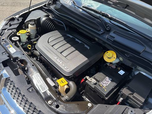 Used 2014 Dodge Grand Caravan American Value Package FWD image 31