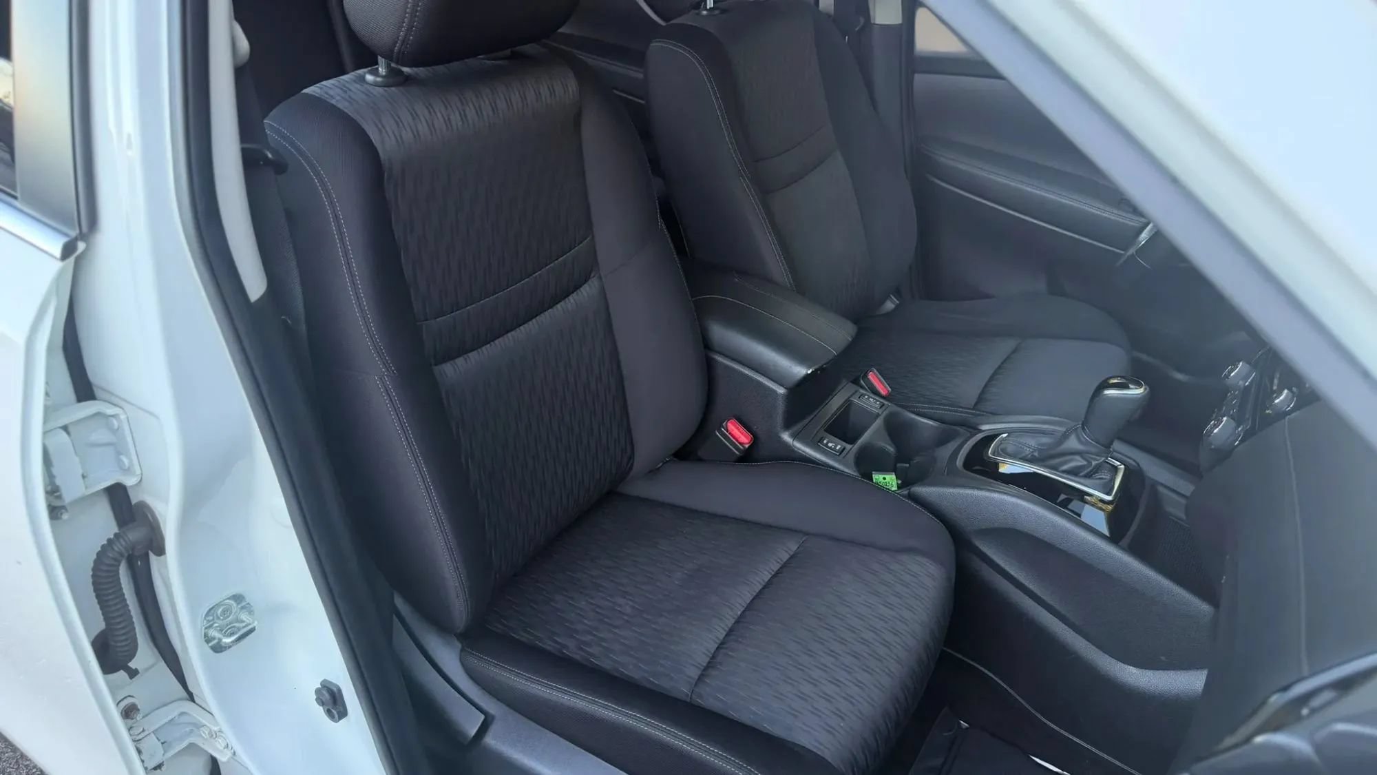 Used 2018 Nissan Rogue SV AWD/4WD image 21