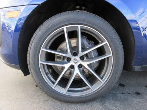 Used 2022 Porsche Macan image 18