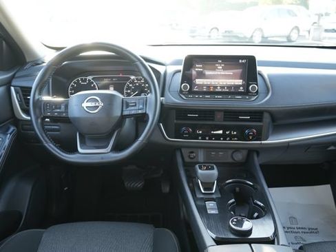 Used 2025 Nissan Rogue SV AWD/4WD image 19