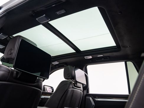 New 2026 Cadillac Escalade Platinum Sport w/ LPO, ONYX Package image 19