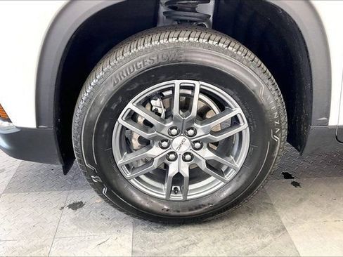 Used 2026 GMC Acadia Elevation w/ LPO, Floor Liner Package AWD/4WD image 8