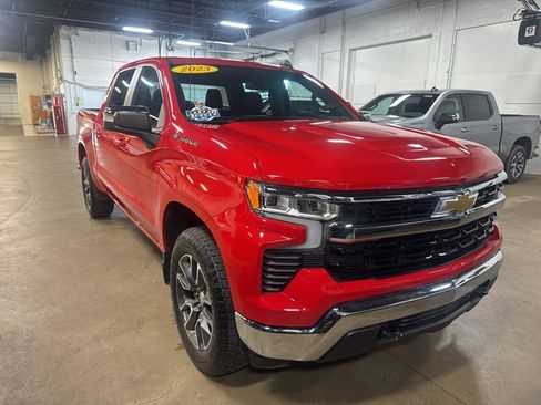 Used 2023 Chevrolet Silverado 1500 LT image 4