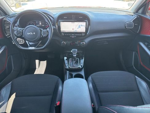Used 2022 Kia Soul Turbo FWD image 11