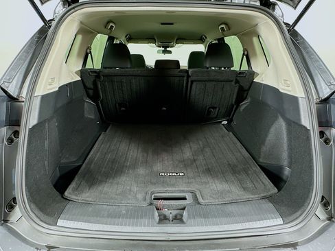 Used 2023 Nissan Rogue S image 27