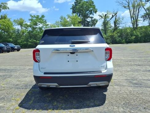 Used 2024 Ford Explorer XLT w/ Equipment Group 202A AWD/4WD image 6