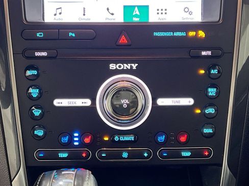 Used 2019 Ford Explorer Limited w/ Class III Trailer Tow Package image 20