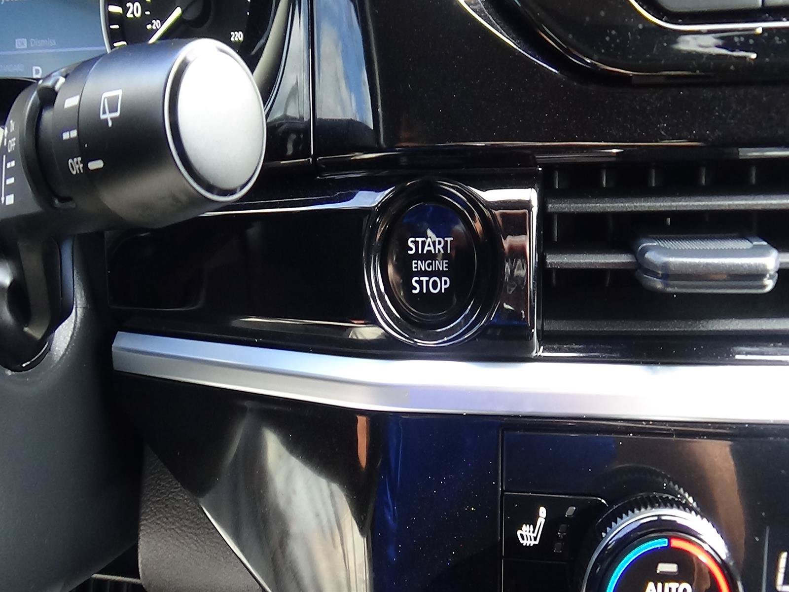 Used 2025 Nissan Pathfinder SV FWD image 27