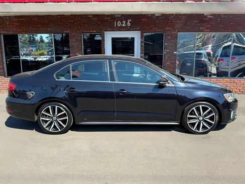 Used 2012 Volkswagen Jetta GLI Autobahn FWD image 2