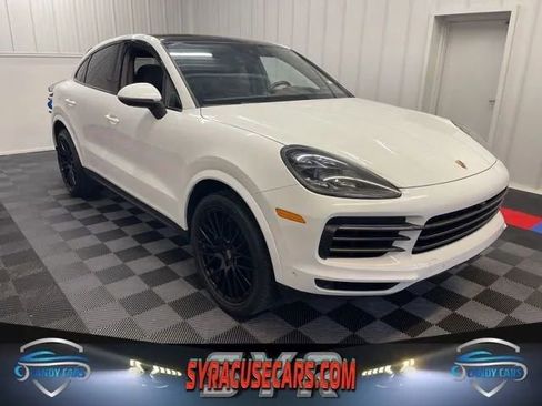 Used 2022 Porsche Cayenne S AWD/4WD image 1